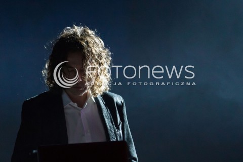  02.03.2013 KONCERT OPISANIE SWIATA ZESPOL PIOTR RUBIK ATLAS ARENA LODZ N/Z PIOTR RUBIK   