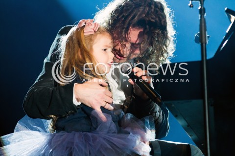  02.03.2013 KONCERT OPISANIE SWIATA ZESPOL PIOTR RUBIK ATLAS ARENA LODZ N/Z PIOTR RUBIK HELENKA  