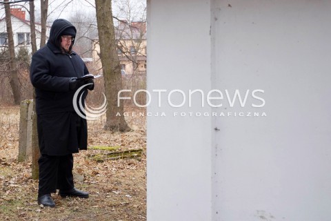  03.03.2013 LEZAJSK PIELGRZYMKA CHASYDOW DO GROBU CADYKA ELIMELECHA WEISSBLUMA W LEZAJSKU W ROCZNICE SMIERCI. ORTODOKSYJNI ZYDZI Z CALEGO SWIATA MODLA SIE O ZDROWIE I SZCZESCIE  