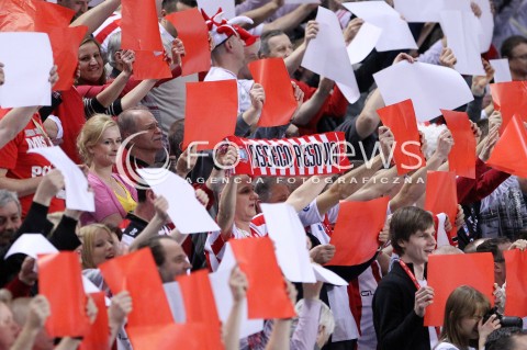  04.03.2013 RZESZOW SIATKOWKA PLUS LIGA 2012/2013 MEN VOLLEYBALL POLAND POLISH PLUSLIGA LEAGUE SEASON 2012/2013 MECZ ASSECO RESOVIA RZESZOW - PGE SKRA BELCHATOW N/Z KIBIC KIBICE SZALIK  