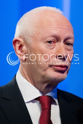  19.03.2013 RZESZOW PUNKTUALNIE O GODZINIE 5.00 MINISTER ADMINISTRACJI I CYFRYZACJI MICHAL BONI W STUDIU TELEWIZJI RZESZOW WLACZYL SYGNAL CYFROWY. OD TEGO CZASU 10 MILIONOW POLAKOW MA DOSTEP DO TELEWIZJI CYFROWEJ.<br />
19th March 2013 Poland Rzeszow. Michal Boni - The Minister of Digitisation and Administration officially switch-over from analogue to digital television in the studio TVP Rzeszow. Starting at 5 a.m. in the range of digital TV there were  10 million users in Poland.<br />
N/Z MINISTER MICHAL BONI SYLWETKA  