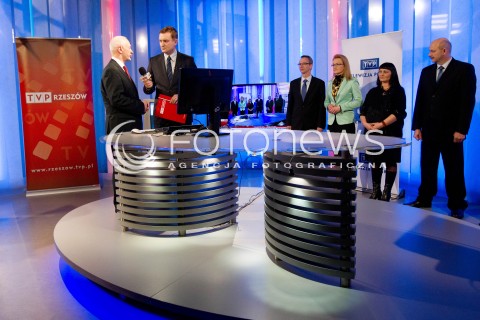  19.03.2013 RZESZOW PUNKTUALNIE O GODZINIE 5.00 MINISTER ADMINISTRACJI I CYFRYZACJI MICHAL BONI W STUDIU TELEWIZJI RZESZOW WLACZYL SYGNAL CYFROWY. OD TEGO CZASU 10 MILIONOW POLAKOW MA DOSTEP DO TELEWIZJI CYFROWEJ.<br />
19th March 2013 Poland Rzeszow. Michal Boni - The Minister of Digitisation and Administration officially switch-over from analogue to digital television in the studio TVP Rzeszow. Starting at 5 a.m. in the range of digital TV there were  10 million users in Poland.<br />
N/Z MINISTER MICHAL BONI  
