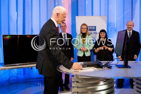  19.03.2013 RZESZOW PUNKTUALNIE O GODZINIE 5.00 MINISTER ADMINISTRACJI I CYFRYZACJI MICHAL BONI W STUDIU TELEWIZJI RZESZOW WLACZYL SYGNAL CYFROWY. OD TEGO CZASU 10 MILIONOW POLAKOW MA DOSTEP DO TELEWIZJI CYFROWEJ.<br />
19th March 2013 Poland Rzeszow. Michal Boni - The Minister of Digitisation and Administration officially switch-over from analogue to digital television in the studio TVP Rzeszow. Starting at 5 a.m. in the range of digital TV there were  10 million users in Poland.<br />
N/Z MINISTER MICHAL BONI  