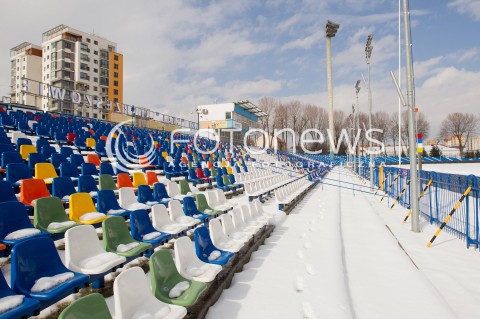  20.03.2013 RZESZOW STADION MIEJSKI W RZESZOWIE ZIMA. W ZWIAZKU Z DUZYMI OPADAMI SNIEGU PIERWSZE MECZE W NADCHODZACYM SEZONIE ZUZLOWYM STANELY POD ZNAKIEM ZAPYTANIA FOTO MACIEJ GOCLON / FOTONEWS 