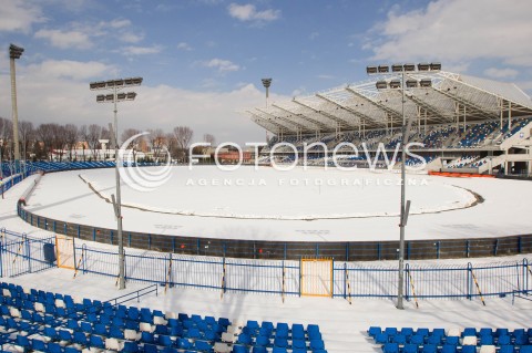  20.03.2013 RZESZOW STADION MIEJSKI W RZESZOWIE ZIMA. W ZWIAZKU Z DUZYMI OPADAMI SNIEGU PIERWSZE MECZE W NADCHODZACYM SEZONIE ZUZLOWYM STANELY POD ZNAKIEM ZAPYTANIA FOTO MACIEJ GOCLON / FOTONEWS 