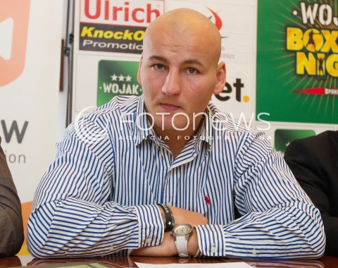  21.03.2013 RZESZOW KONFERENCJA PRASOWA PRZED GALA BOKSU WOJAK BOXING NIGHT KTORA ODBEDZIE SIE W KWIETNIU W RZESZOWIE N/Z ARTUR SZPILKA BOKSER  