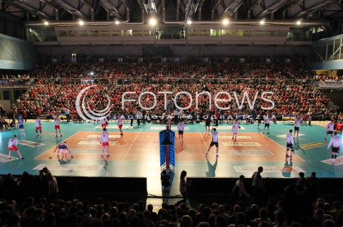  25.03.2013 RZESZOW SIATKOWKA PLUS LIGA 2012/2013 MEN VOLLEYBALL POLAND POLISH PLUSLIGA LEAGUE SEASON 2012/2013 MECZ ASSECO RESOVIA RZESZOW - DELECTA BYDGOSZCZ N/Z PODCZAS MECZU NA KILKANASCIE MINUT ZGASLO SWIATLO NA HALI PODPROMIE PRZEZ CO MECZ MUSIAL ZOSTAC WSTRZYMANY  