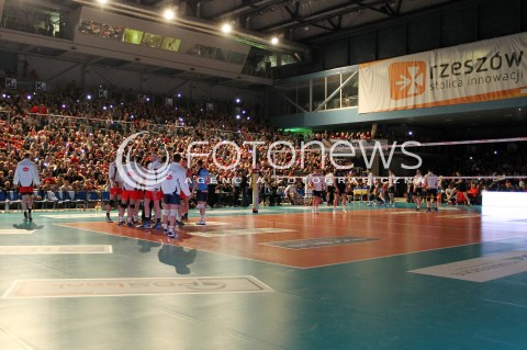  25.03.2013 RZESZOW SIATKOWKA PLUS LIGA 2012/2013 MEN VOLLEYBALL POLAND POLISH PLUSLIGA LEAGUE SEASON 2012/2013 MECZ ASSECO RESOVIA RZESZOW - DELECTA BYDGOSZCZ N/Z PODCZAS MECZU NA KILKANASCIE MINUT ZGASLO SWIATLO NA HALI PODPROMIE PRZEZ CO MECZ MUSIAL ZOSTAC WSTRZYMANY  