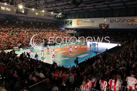  25.03.2013 RZESZOW SIATKOWKA PLUS LIGA 2012/2013 MEN VOLLEYBALL POLAND POLISH PLUSLIGA LEAGUE SEASON 2012/2013 MECZ ASSECO RESOVIA RZESZOW - DELECTA BYDGOSZCZ N/Z PODCZAS MECZU NA KILKANASCIE MINUT ZGASLO SWIATLO NA HALI PODPROMIE PRZEZ CO MECZ MUSIAL ZOSTAC WSTRZYMANY  