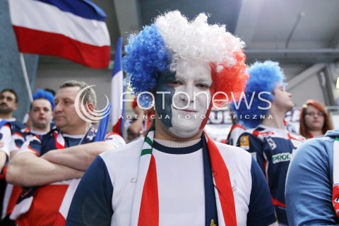  13.04.2013 RZESZOW SIATKOWKA PLUS LIGA 2012/2013 MEN VOLLEYBALL POLAND POLISH PLUSLIGA LEAGUE SEASON 2012/2013 FINAL 3. MECZ ASSECO RESOVIA RZESZOW - ZAKSA KEDZIERZYN KOZLE N/Z KIBIC KIBICE ZAKSA BARWY POMALOWANA TWARZ  