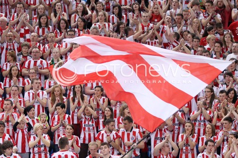  13.04.2013 RZESZOW SIATKOWKA PLUS LIGA 2012/2013 MEN VOLLEYBALL POLAND POLISH PLUSLIGA LEAGUE SEASON 2012/2013 FINAL 3. MECZ ASSECO RESOVIA RZESZOW - ZAKSA KEDZIERZYN KOZLE N/Z KIBIC KIBICE FLAGA PASIAK PASIAKI KLUB KIBICA  