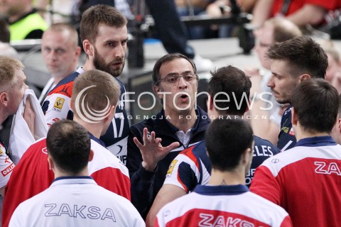  13.04.2013 RZESZOW SIATKOWKA PLUS LIGA 2012/2013 MEN VOLLEYBALL POLAND POLISH PLUSLIGA LEAGUE SEASON 2012/2013 FINAL 3. MECZ ASSECO RESOVIA RZESZOW - ZAKSA KEDZIERZYN KOZLE N/Z DANIEL CASTELLANI TRENER ( HEAD COACH ) MARCIN MOZDZONEK  