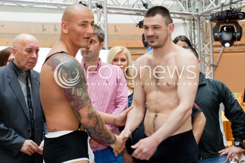  19.04.2013 RZESZOW BOKS BOXING WAZENIE ZAWODNIKOW W RZESZOWIE PRZED GALA BOKSU WOJAK BOXING NIGHT N/Z ARTUR SZPILKA TARAS BYDENKO BIDENKO BOKSER  