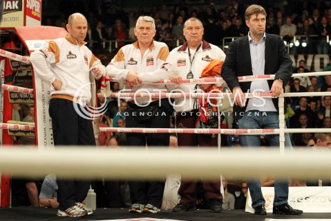  20.04.2013 RZESZOW BOKS BOXING GALA BOKSU WOJAK BOXING NIGHT W RZESZOWIE N/Z ZAWIEDZIONY SZTAB TRENERSKI ARTURA SZPILKI ANDRZEJ WASILEWSKI  