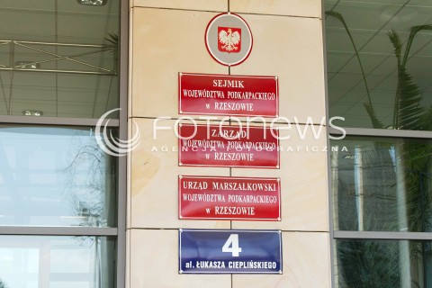  23.04.2013 RZESZOW ZDJECIE ILUSTRACYJNE SIEDZIBA URZEDU MARSZALKOWSKIEGO WOJEWODZTWA PODKARPACKIEGO N/Z URZAD MARSZALKOWSKI WOJEWODZTWA PODKARPACKIEGO  