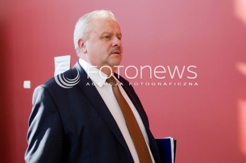  26.04.2012 RZESZOW SESJA NADZWYCZAJNA Z WNIOSKIEM O ODWOLANIE MARSZALKA WOJEWODZTWA PODKARPACKIEGO MIROSLAWA KARAPYTY N/Z MIROSLAW KARAPYTA MARSZALEK WOJEWODZTWA PODKARPACKIEGO  