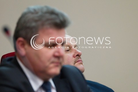  26.04.2012 RZESZOW SESJA NADZWYCZAJNA Z WNIOSKIEM O ODWOLANIE MARSZALKA WOJEWODZTWA PODKARPACKIEGO MIROSLAWA KARAPYTY N/Z ZYGMUNT CHOLEWINSKI WICEMARSZALEK MIROSLAW KARAPYTA MARSZALEK WOJEWODZTWA PODKARPACKIEGO  