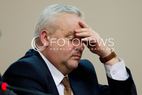  26.04.2012 RZESZOW SESJA NADZWYCZAJNA Z WNIOSKIEM O ODWOLANIE MARSZALKA WOJEWODZTWA PODKARPACKIEGO MIROSLAWA KARAPYTY N/Z MIROSLAW KARAPYTA MARSZALEK WOJEWODZTWA PODKARPACKIEGO  