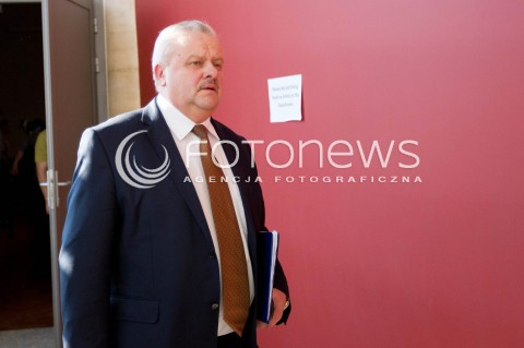  26.04.2012 RZESZOW SESJA NADZWYCZAJNA Z WNIOSKIEM O ODWOLANIE MARSZALKA WOJEWODZTWA PODKARPACKIEGO MIROSLAWA KARAPYTY N/Z MIROSLAW KARAPYTA MARSZALEK WOJEWODZTWA PODKARPACKIEGO  