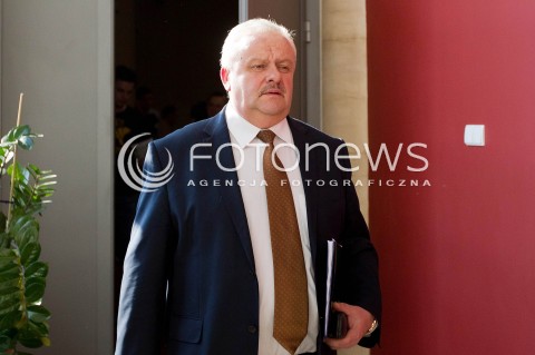  26.04.2012 RZESZOW SESJA NADZWYCZAJNA Z WNIOSKIEM O ODWOLANIE MARSZALKA WOJEWODZTWA PODKARPACKIEGO MIROSLAWA KARAPYTY N/Z MIROSLAW KARAPYTA MARSZALEK WOJEWODZTWA PODKARPACKIEGO  