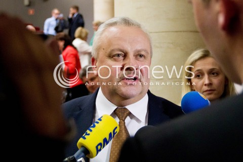  26.04.2012 RZESZOW SESJA NADZWYCZAJNA Z WNIOSKIEM O ODWOLANIE MARSZALKA WOJEWODZTWA PODKARPACKIEGO MIROSLAWA KARAPYTY N/Z MIROSLAW KARAPYTA MARSZALEK WOJEWODZTWA PODKARPACKIEGO  