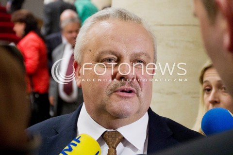  26.04.2012 RZESZOW SESJA NADZWYCZAJNA Z WNIOSKIEM O ODWOLANIE MARSZALKA WOJEWODZTWA PODKARPACKIEGO MIROSLAWA KARAPYTY N/Z MIROSLAW KARAPYTA MARSZALEK WOJEWODZTWA PODKARPACKIEGO  