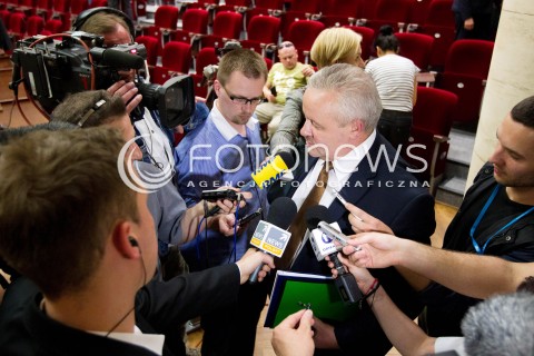  26.04.2012 RZESZOW SESJA NADZWYCZAJNA Z WNIOSKIEM O ODWOLANIE MARSZALKA WOJEWODZTWA PODKARPACKIEGO MIROSLAWA KARAPYTY N/Z MIROSLAW KARAPYTA MARSZALEK WOJEWODZTWA PODKARPACKIEGO  