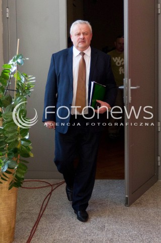  26.04.2012 RZESZOW SESJA NADZWYCZAJNA Z WNIOSKIEM O ODWOLANIE MARSZALKA WOJEWODZTWA PODKARPACKIEGO MIROSLAWA KARAPYTY N/Z MIROSLAW KARAPYTA MARSZALEK WOJEWODZTWA PODKARPACKIEGO  