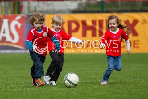  04.05.2013 LODZ PILKA NOZNA T-MOBILE EKSTRAKLASA SEZON 2012/2013 FOOTBALL POLISH EKSTRAKLASA SEASON WIDZEW LODZ - JAGIELLONIA BIALYSTOK N/Z DZIECI   