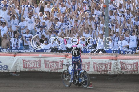  05.05.2013 RZESZOW ZUZEL SPEEDWAY ENEA EKSTRALIGA DERBY MALOPOLSKI MECZ PGE MARMA RZESZOW - UNIA TARNOW N/Z KACPER GOMOLSKI RADOSC KIBICE WYGRANA  