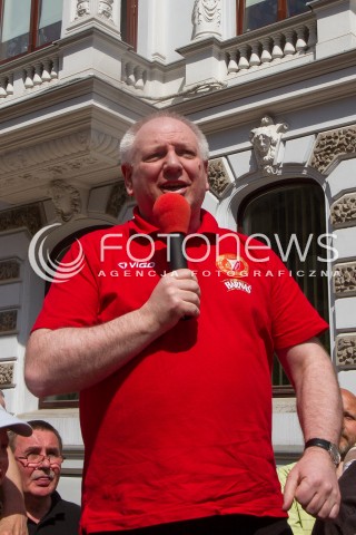  10.05.2013 LODZ PROTEST KIBICOW KLUBU WIDZEW LODZ W SPRAWIE BUDOWY NOWEGO STADIONU N/Z SYLWESTER CACEK PROTEST KIBICOW  