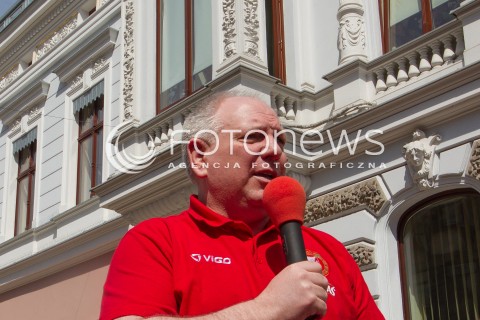  10.05.2013 LODZ PROTEST KIBICOW KLUBU WIDZEW LODZ W SPRAWIE BUDOWY NOWEGO STADIONU N/Z SYLWESTER CACEK PROTEST KIBICOW  