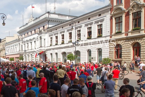 10.05.2013 LODZ PROTEST KIBICOW KLUBU WIDZEW LODZ W SPRAWIE BUDOWY NOWEGO STADIONU N/Z PROTEST KIBICOW  