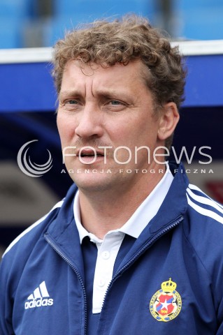  11.05.2013 KRAKOW PILKA NOZNA POLSKA T-MOBILE EKSTRAKLASA SEZON 2012/2013 <br />FOOTBALL POLISH EKSTRAKLASA SEASON 2012/2013 WISLA KRAKOW - KORONA KIELCE <br />N/Z TOMASZ KULAWIK TRENER ( HEAD COACH ) SYLWETKA <br /> 
