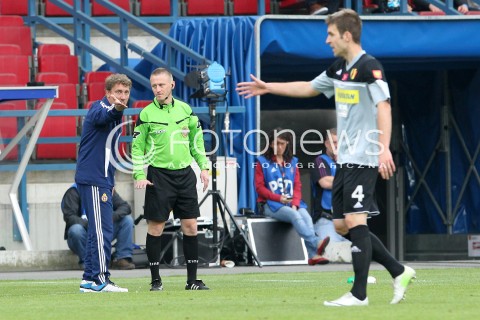  11.05.2013 KRAKOW PILKA NOZNA POLSKA T-MOBILE EKSTRAKLASA SEZON 2012/2013 <br />FOOTBALL POLISH EKSTRAKLASA SEASON 2012/2013 WISLA KRAKOW - KORONA KIELCE <br />N/Z TOMASZ KULAWIK TRENER ( HEAD COACH ) SEDZIA PIOTR MALARCZYK <br /> 