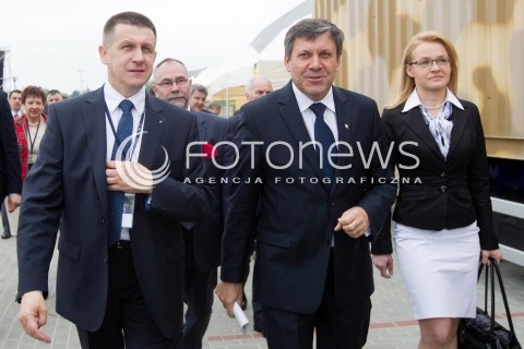  14.05.2013 RZESZOW IV FORUM INNOWACJI W RZESZOWIE<br />
N/Z JANUSZ PIECHOCINSKI WICEPREMIER MINISTER GOSPODARKI (C) JAN BURY POSEL PSL (L) ALICJA WOSIK (P)<br />
 