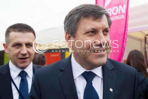  14.05.2013 RZESZOW IV FORUM INNOWACJI W RZESZOWIE<br />
N/Z JANUSZ PIECHOCINSKI WICEPREMIER MINISTER GOSPODARKI (P) JAN BURY POSEL PSL (L) <br />
 