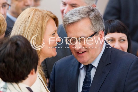  16.05.2013 RZESZOW PREZYDENT RP BRONISLAW KOMOROWSKI NA PODKARPACIU. OTWARCIE UNIWERSYTECKIEGO CENTRUM INNOWACJI I TRANSFERU WIEDZY TECHNICZNO-PRZYRODNICZEJ NA UNIWERSYTECIE RZESZOWSKIM. N/Z BRONISLAW KOMOROWSKI ELZBIETA LUKACIJEWSKA EUROPOSEL  