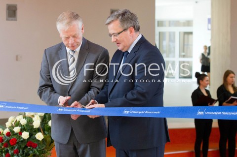  16.05.2013 RZESZOW PREZYDENT RP BRONISLAW KOMOROWSKI NA PODKARPACIU. OTWARCIE UNIWERSYTECKIEGO CENTRUM INNOWACJI I TRANSFERU WIEDZY TECHNICZNO-PRZYRODNICZEJ NA UNIWERSYTECIE RZESZOWSKIM. N/Z BRONISLAW KOMOROWSKI ALEKSANDER BOBKO REKTOR  