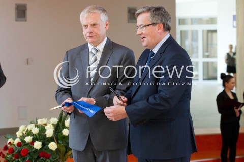  16.05.2013 RZESZOW PREZYDENT RP BRONISLAW KOMOROWSKI NA PODKARPACIU. OTWARCIE UNIWERSYTECKIEGO CENTRUM INNOWACJI I TRANSFERU WIEDZY TECHNICZNO-PRZYRODNICZEJ NA UNIWERSYTECIE RZESZOWSKIM. N/Z BRONISLAW KOMOROWSKI ALEKSANDER BOBKO REKTOR  