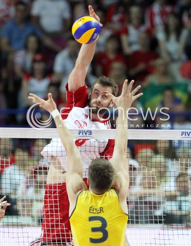  07.06.2013 WARSZAWA TORWAR<br />SIATKOWKA MEZCZYZN LIGA SWIATOWA 2013<br />FIVB VOLLEYBALL WORLD LEAGUE 2012 POLSKA - BRAZYLIA ( POLAND - BRAZIL )<br />N/Z MARCIN MOZDZONEK EDER CARBONERA <br />  