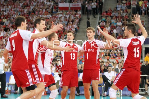  09.06.2013 LODZ ATLAS ARENA<br />SIATKOWKA MEZCZYZN LIGA SWIATOWA 2013<br />FIVB VOLLEYBALL WORLD LEAGUE 2012 POLSKA - BRAZYLIA ( POLAND - BRAZIL )<br />N/Z PIOTR NOWAKOWSKI MICHAL KUBIAK PAWEL ZATORSKI ZBIGNIEW BARTMAN BARTOSZ KUREK RADOSC EMOCJE <br /> 