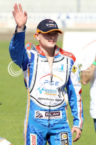  16.06.2013 RZESZOW ZUZEL SPEEDWAY ENEA EKSTRALIGA MECZ PGE MARMA RZESZOW - UNIBAX TORUN <br />
N/Z LUKASZ KRET SYLWETKA<br />
 