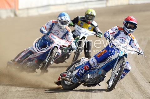  16.06.2013 RZESZOW ZUZEL SPEEDWAY ENEA EKSTRALIGA MECZ PGE MARMA RZESZOW - UNIBAX TORUN <br />N/Z CHRIS HOLDER (ZOLTY), NICKI PEDERSEN (CZERWONY), DAWID LAMPART (NIEBIESKI) <br /> 