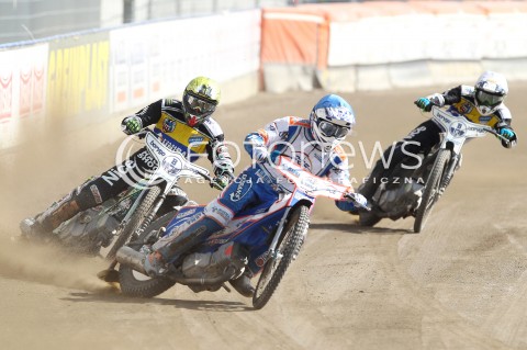  16.06.2013 RZESZOW ZUZEL SPEEDWAY ENEA EKSTRALIGA MECZ PGE MARMA RZESZOW - UNIBAX TORUN <br />N/Z CHRIS HOLDER (ZOLTY), KAMIL BRZOZOWSKI (BIALY), DAWID LAMPART (NIEBIESKI) <br /> 