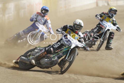  16.06.2013 RZESZOW ZUZEL SPEEDWAY ENEA EKSTRALIGA MECZ PGE MARMA RZESZOW - UNIBAX TORUN <br />N/Z EMIL PULCZYNSKI (ZOLTY), JURICA PAVLIC (NIEBIESKI), CHRIS HOLDER (BIALY)<br /> 