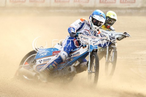  16.06.2013 RZESZOW ZUZEL SPEEDWAY ENEA EKSTRALIGA MECZ PGE MARMA RZESZOW - UNIBAX TORUN <br />
N/Z LUKASZ SOWKA (NIEBIESKI), CHRIS HOLDER (ZOLTY)<br />
 