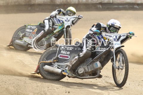  16.06.2013 RZESZOW ZUZEL SPEEDWAY ENEA EKSTRALIGA MECZ PGE MARMA RZESZOW - UNIBAX TORUN <br />
N/Z KAMIL BRZOZOWSKI (BIALY), CHRIS HOLDER (ZOLTY)<br />
 