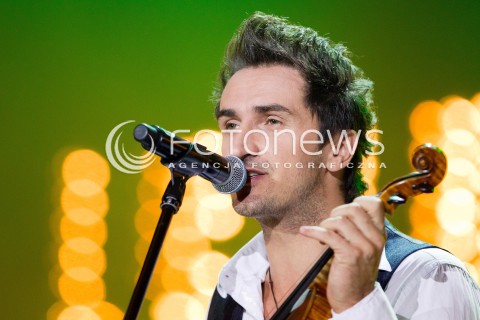  28.06.2013 RZESZOW<br />
EUROPEJSKI STADION KULTURY W RZESZOWIE<br />
KONCERT INAUGURUJACY ZJEDNOCZENI W ROZNORODNOSCI<br />
N/Z SEBASTIAN KARPIEL BULECKA ZESPOL ZAKOPOWER <br />
 