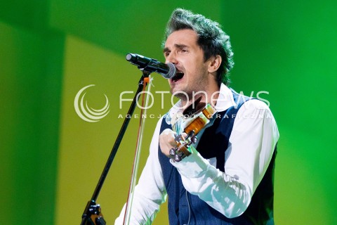  28.06.2013 RZESZOW<br />
EUROPEJSKI STADION KULTURY W RZESZOWIE<br />
KONCERT INAUGURUJACY ZJEDNOCZENI W ROZNORODNOSCI<br />
N/Z SEBASTIAN KARPIEL BULECKA ZESPOL ZAKOPOWER <br />
 